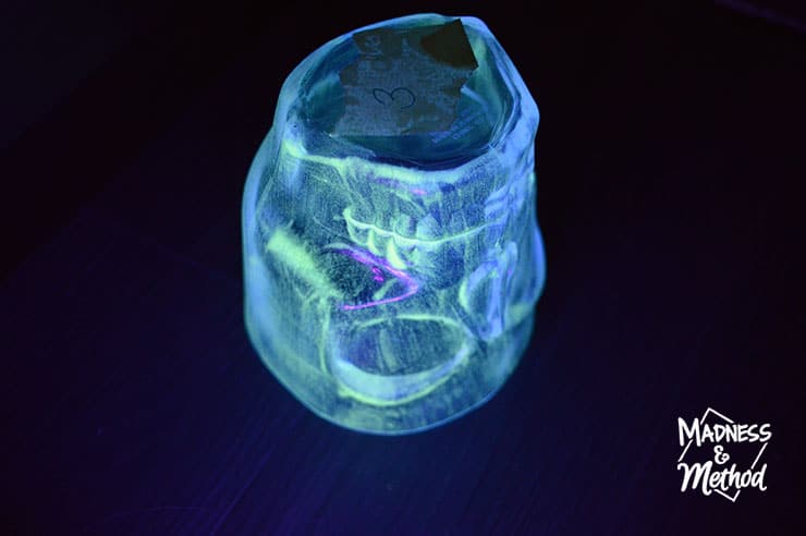 glow in the dark paint