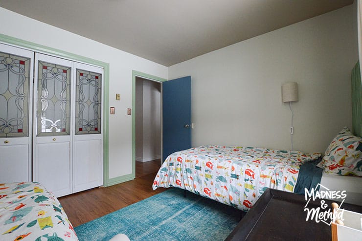twin bedroom layout